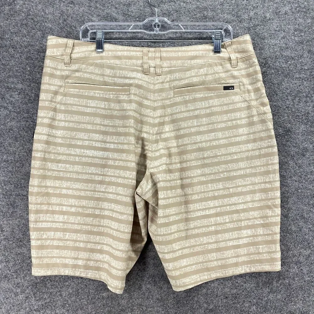 Unbranded Shorts Men 30 Beige Striped Mid Rise Flat Front Chino Pockets Regular